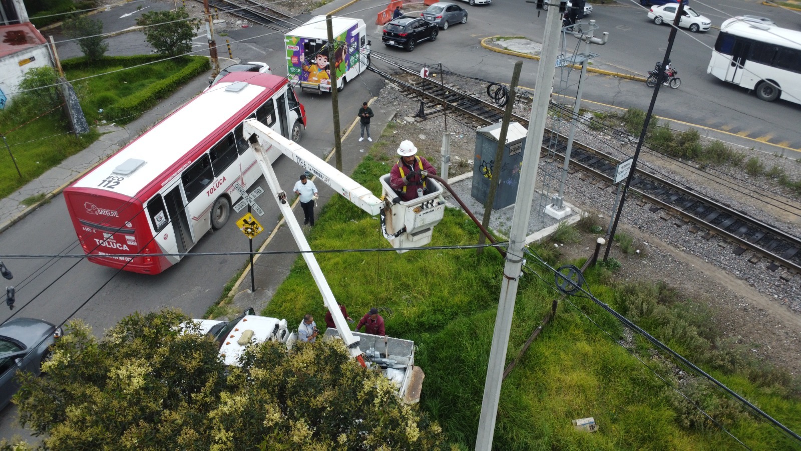 ¡Más luz, más seguridad! Toluca moderniza el alumbrado público en la zona de La Maquinita