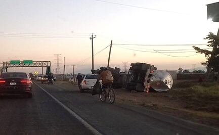 Caos vial: Volcadura de pipa con material inflamable paraliza la Atlacomulco-Toluca
