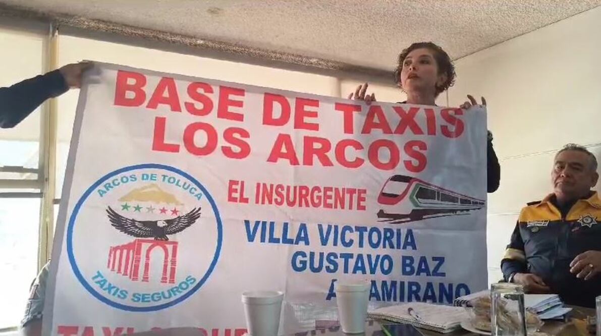 En la Cámara Nacional del Autotransporte de pasajeros y turismo (CONAPAT), delegación del Estado de México. Gabriela Bedoya Ramírez