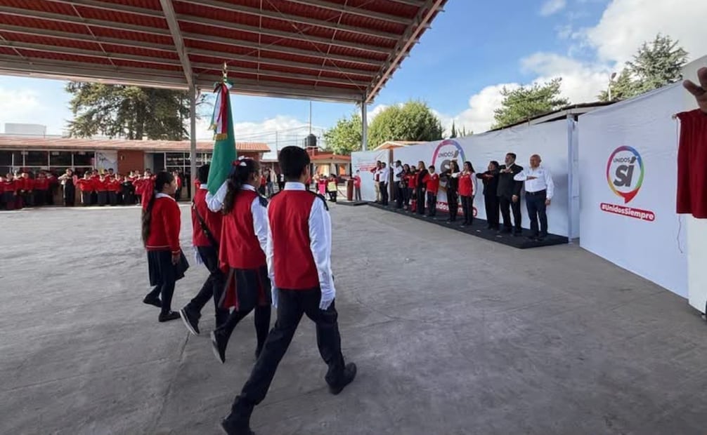 Padres de familia, docentes y autoridades consolidan mejoras sustanciales a través del programa municipal "Unidos por Nuestras Escuelas". Foto Especial