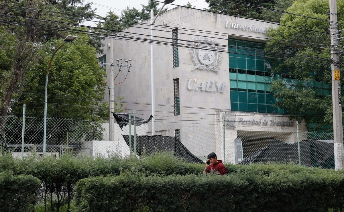 Si bien se está en un periodo de vacaciones, cabe recordar que los integrantes del Enjambre Estudiantil Unificado y de la Asamblea Universitaria han mantenido su posición a que debe ser la Rectoría quien se acerque para iniciar el diálogo / Foto: Arturo Hernández