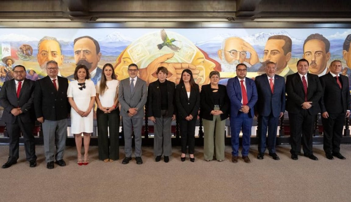Delfina Gómez Álvarez encabezó la toma de protesta de los nuevos integrantes que se suman a la transformación del Estado de México. Foto Especial