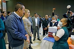 Inicia megajornada de vacunación contra el sarampión para el magisterio mexiquense 