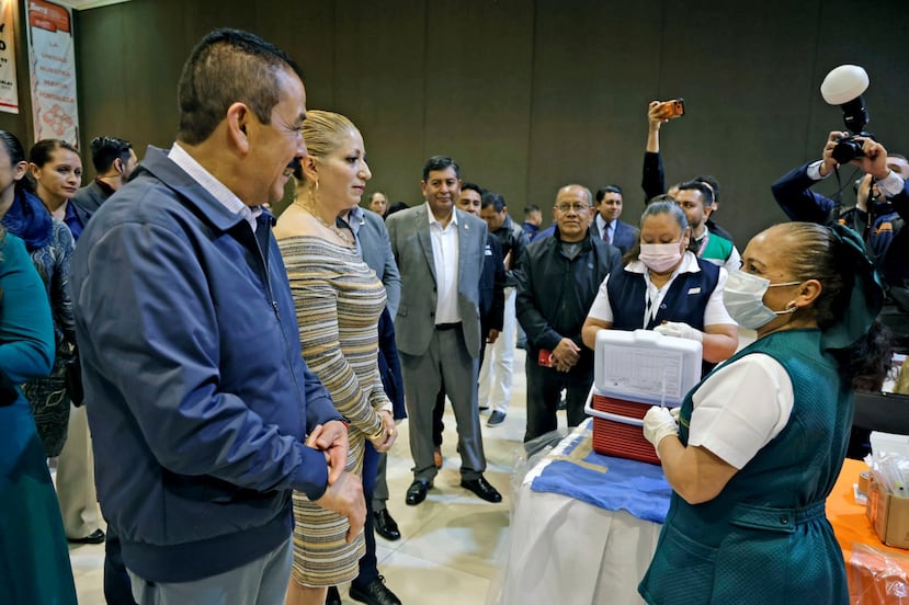 Inicia megajornada de vacunación contra el sarampión para el magisterio mexiquense