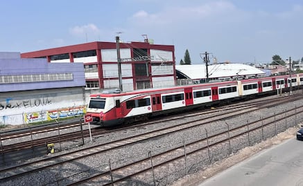 Accidente de pipa interrumpe servicio del Tren Suburbano en Cuautitlán Izcalli