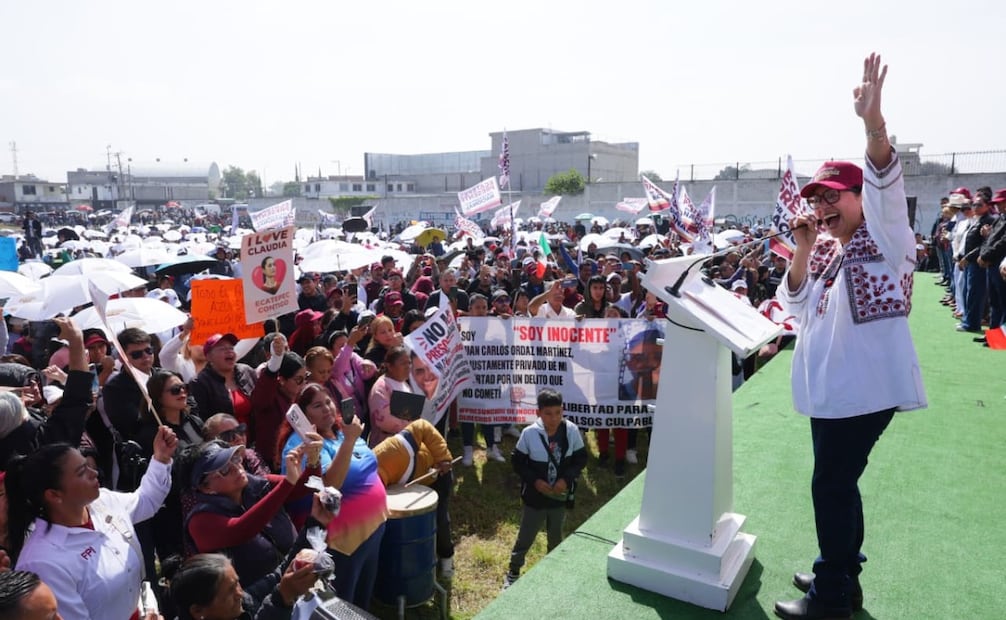 Azucena Cisneros Coss, presidenta municipal de Ecatepec, durante su mensaje central en la Tercera Asamblea en Defensa de la Soberanía Nacional. Foto Especial