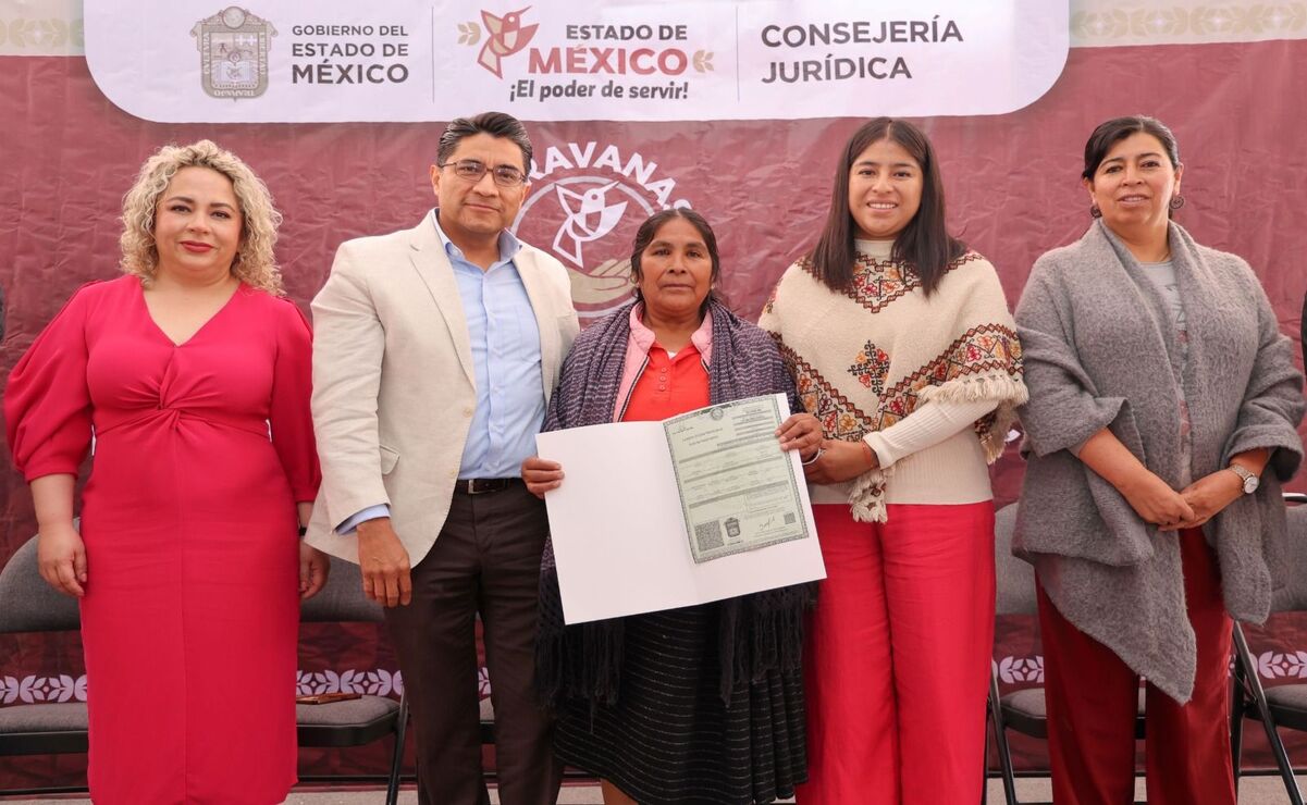 El Gobierno del Estado de México llevó a cabo una jornada de atención ciudadana en beneficio de la comunidad otomí, en la que se facilitaron 125 trámites gratuitos o de bajo costo. Foto: Especial