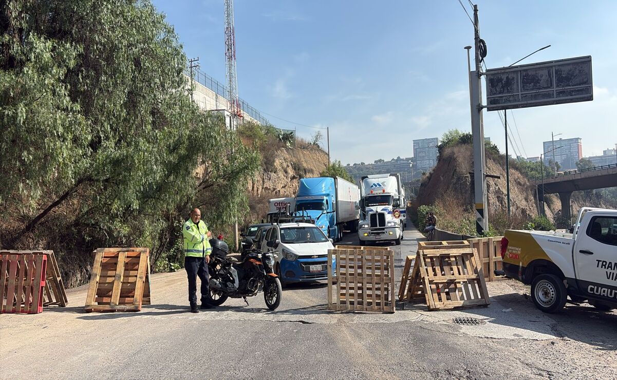El bloqueo en la México-Querétaro fue por una hora / Foto Arturo Contreras