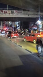 Caos vial en Tultitlán: Tráiler embiste a auto particular y se da a la fuga