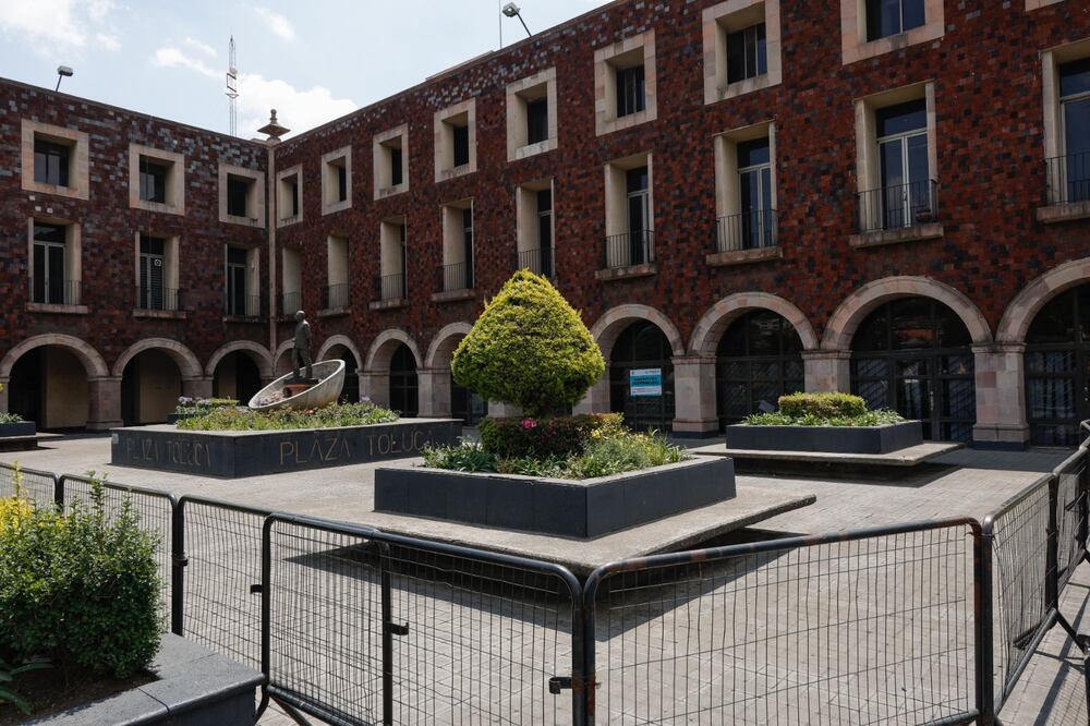 La bóveda tiene secciones con distintos materiales, complicando su reparación. Foto Arturo Hernández