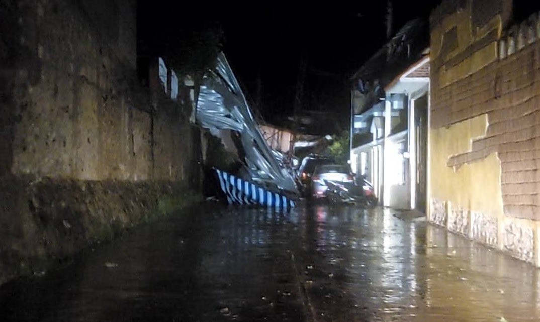 La fuerte lluvia se registró durante la madrugada / Foto Especial