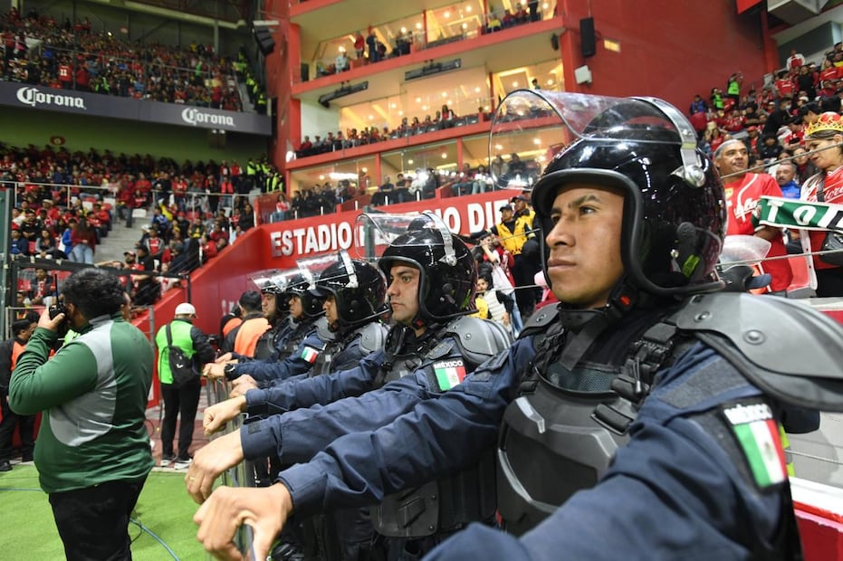 Los elementos policiales harán labores de vigilancia tanto al interior del estadio como al exterior. Foto. Especial