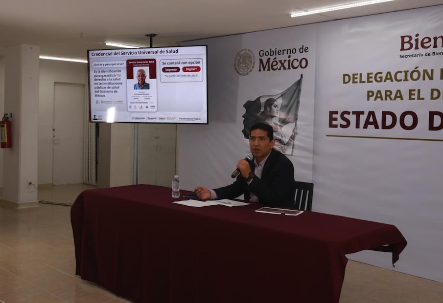 Las autoridades informaron que, a partir de abril, los mexiquenses podrán portar su credencial de salud directamente en sus dispositivos mediante la App MX. Foto Alejandro Vargas / El Universal