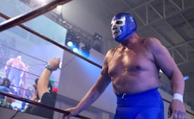 Blue Demon Jr. regresa triunfal a Toluca y enciende a espectadores