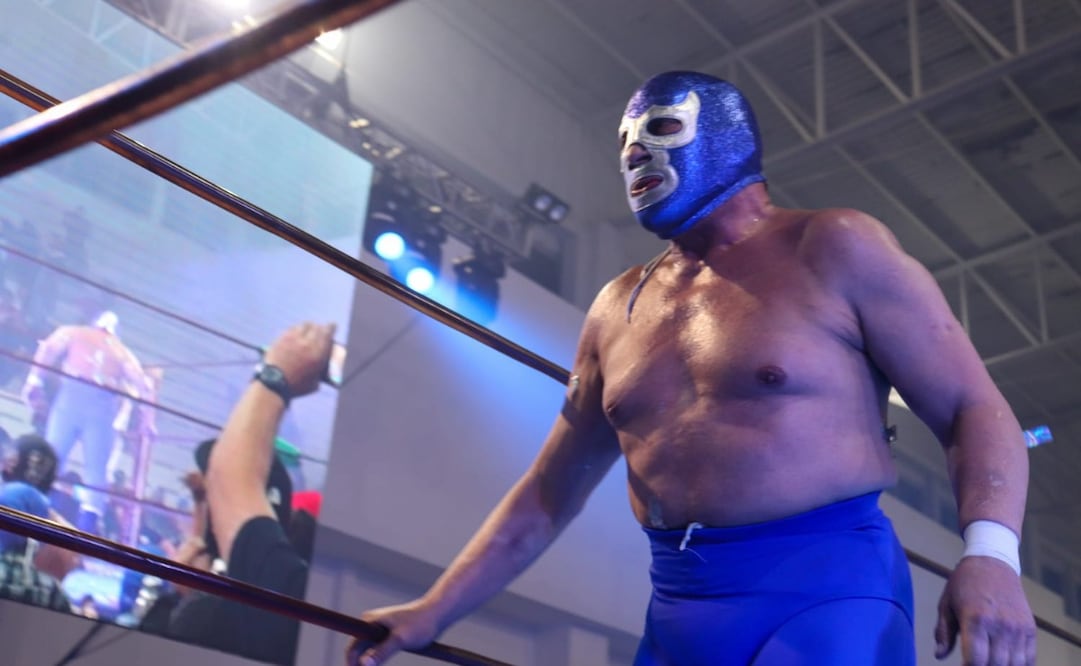 Blue Demon Jr. fue el centro de atención durante su presentación en Toluca. Foto. Roberto Guerrero Peñuelas. El Universal