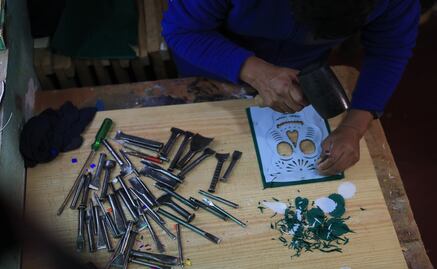 Técnicas ancestrales: Edomex protege la elaboración artesanal del papel picado