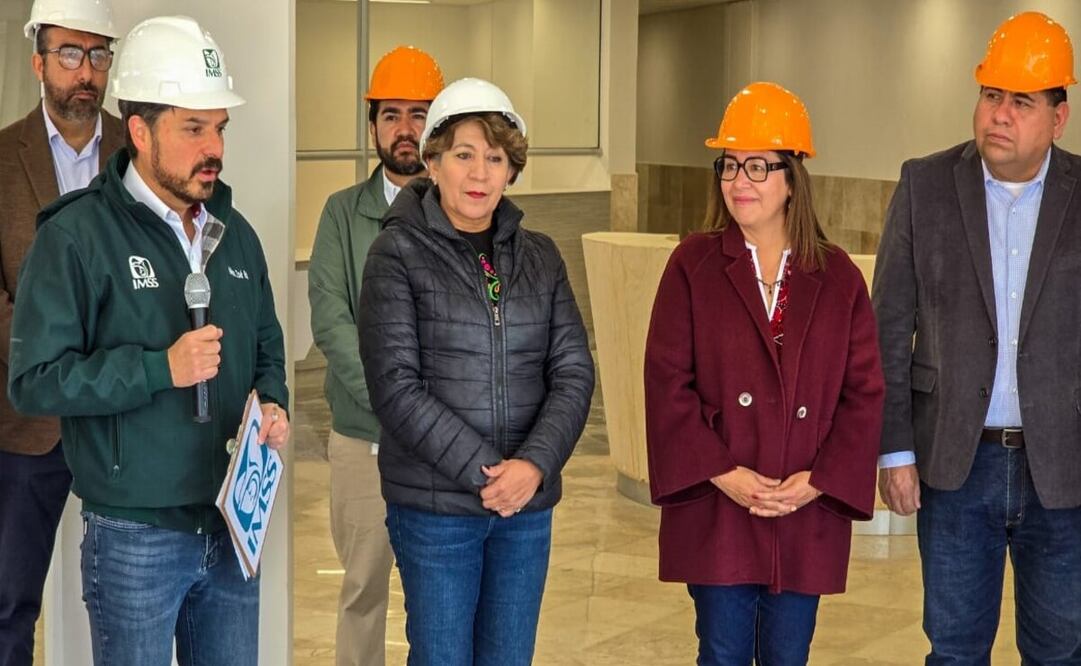 La gobernadora del Estado de México, Delfina Gómez Álvarez; el director general del IMSS, Zoé Robledo Aburto, y la alcaldesa Azucena Cisneros Coss. Foto: Especial