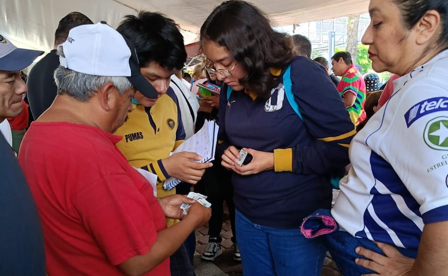 Más de 1,500 personas abarrotan Atizapán para intercambiar estampas del Mundial 2026

