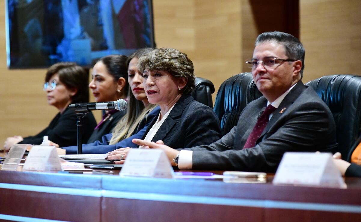 La Gobernadora Delfina Gómez Álvarez atestiguó la firma de este documento. Foto: Especial