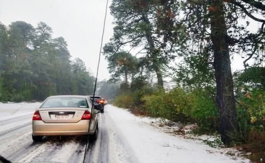 La carretera Sultepec- Nevado de Toluca registra cierres intermitentes debido al granizo. Foto: Especial