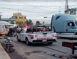 Motociclista muere atropellado por tráiler en Tultitlán