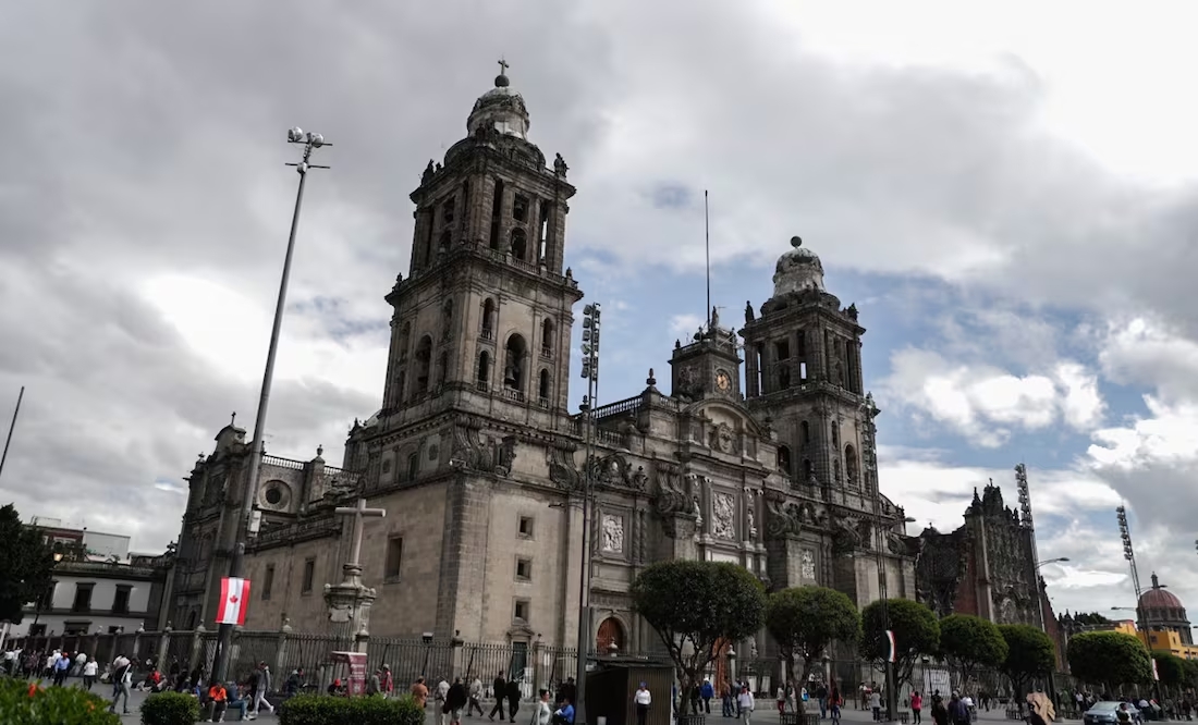 ¡Habemus papam!; repican las campanas de la Catedral Metropolitana para dar a conocer que la Iglesia católica ya tiene un nuevo líder. Foto: EL UNIVERSAL