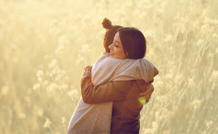 ¡Hoy se abraza! Descubre el origen del Día Internacional del Abrazo y sus beneficios para tu salud