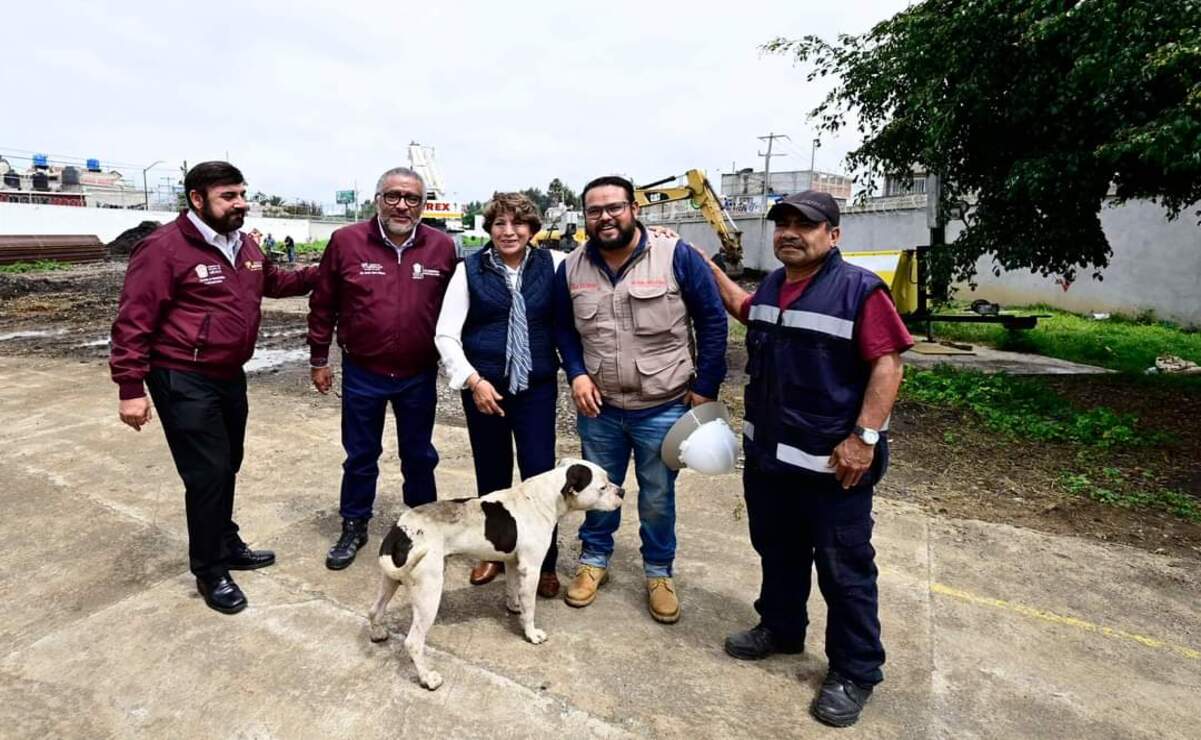 El presidente de la Junta de Coordinación Política de la 62 Legislatura, Francisco Vázquez Rodríguez adoptó a "Chalquito". Foto: Especial.