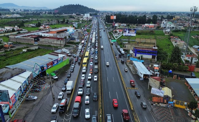 Toluca-Tenango colapsa con cada tormenta: Inundaciones paralizan el tráfico y obligan a rutas alternas