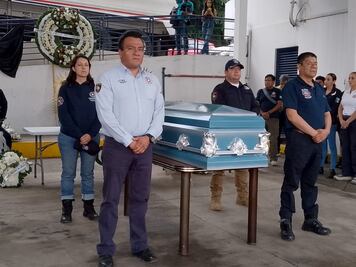 Despiden a Jorge Arce; falleció al atender emergencia en Naucalpan