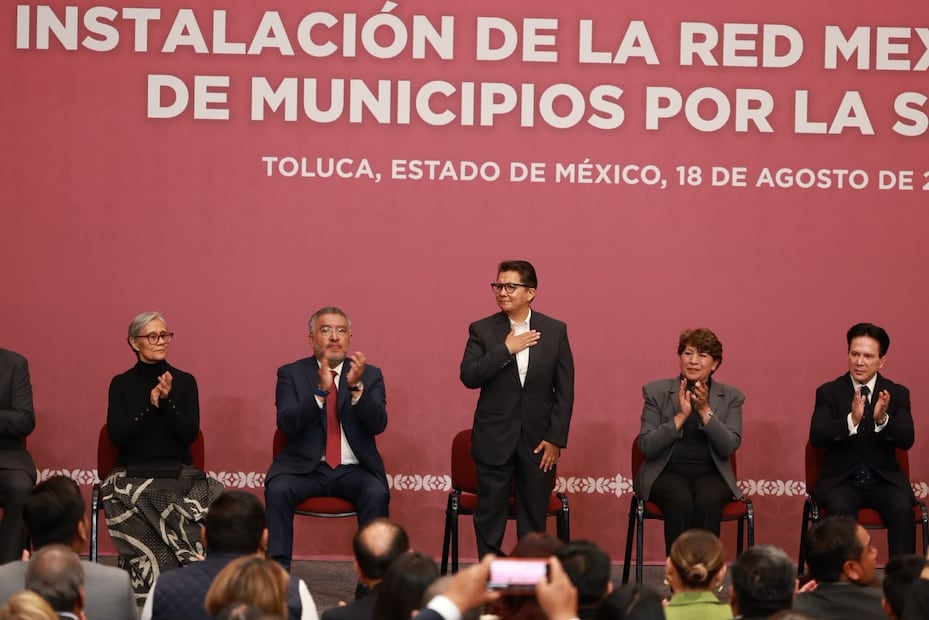 Alan Velasco Aguero, presidente municipal de Valle de Chalco, encabezará la Mesa Directiva de la Red Mexiquense de Municipios por la Salud. Alejandro Vargas/El Universal