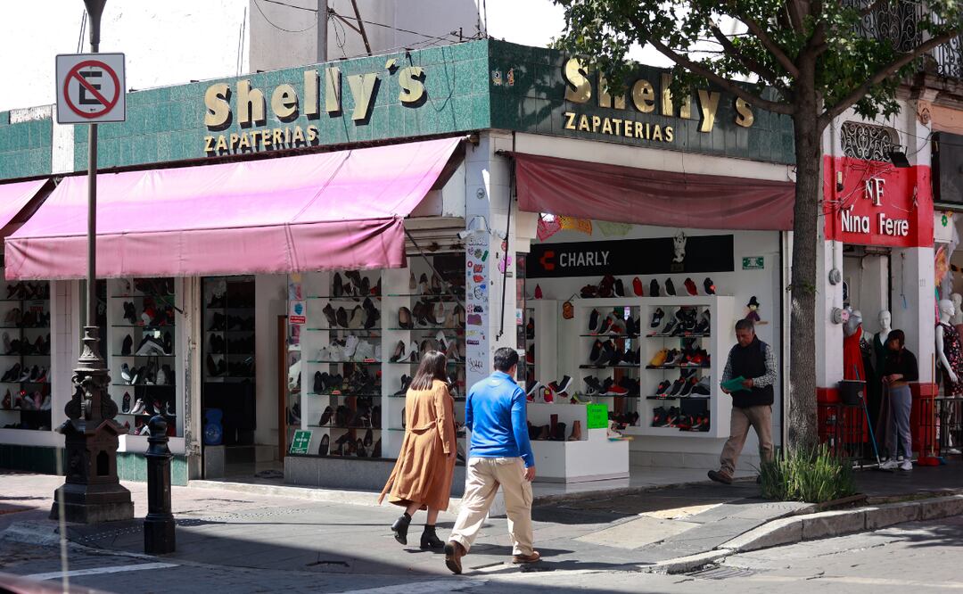 El ayuntamiento de Toluca busca formalizar 50 mil negocios de bajo impacto con un programa de regularización masiva. Foto: Alejandro Vargas