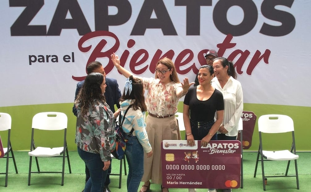 Azucena Cisneros reiteró que este apoyo es un derecho de los ciudadanos, no una dádiva, para fortalecer la economía de los hogares. Foto Especial