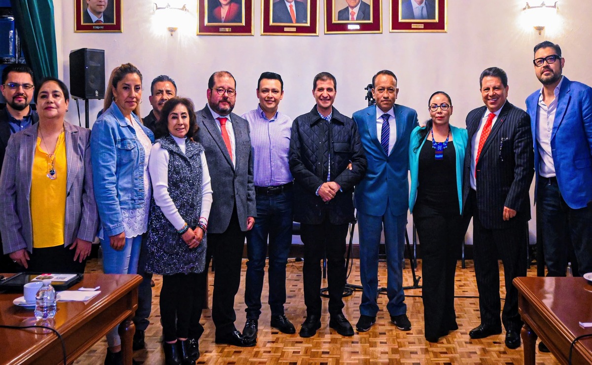 En las mesas de trabajo de Gobierno, participaron funcionarios de diferentes municipios. Foto: Especial.