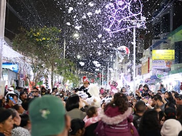 Pista de hielo de Ecatepec rompe récord con 20 mil patinadores; conoce los shows y horarios gratuitos