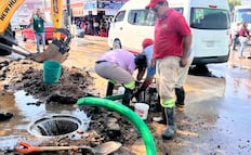 Controlan mega fuga de agua en Tlalnepantla: afectaciones viales y labores de reparación en Av. Río Lerma