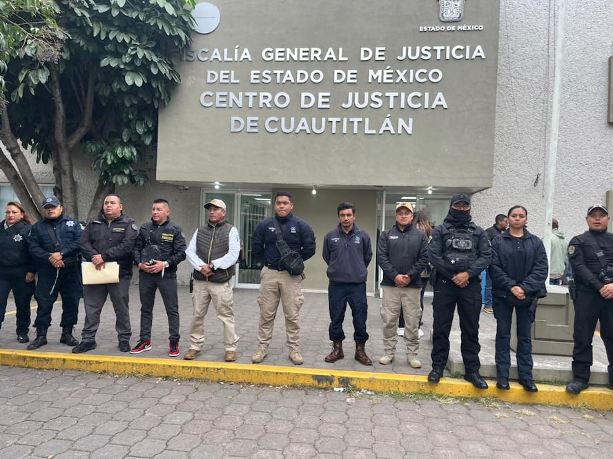 En las labores participan policías municipales de Cuautitlán Izcalli. Foto Especial