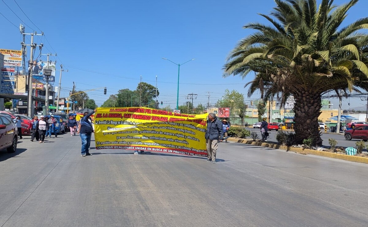 El bloqueo ocurrió en la México-Querétaro a la altura de la empresa automotriz Ford, generando caos vial. 
Foto: Especial