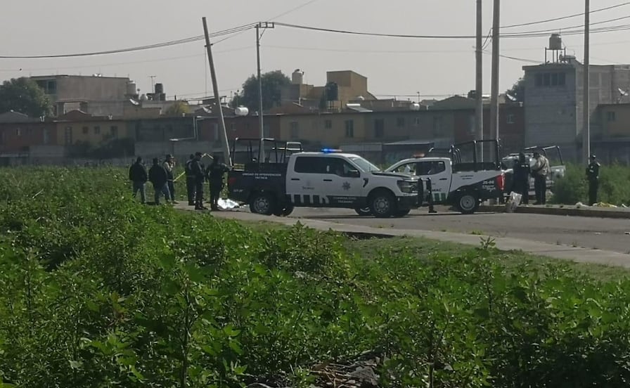 Vecinos de Tecámac hallan dos cadáveres embolsados; al parecer fueron abandonados en la madrugada
