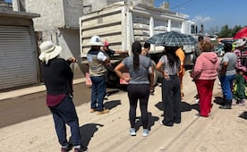 Vecinos de Coyotepec frenan obras del tren México-Querétaro por daños viales