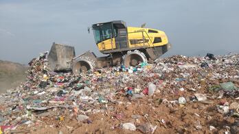 Ecatepec inicia recolección nocturna de basura en zonas de barrancas