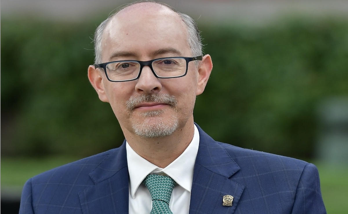 Carlos Barrera, rector UAEMéx / Foto Arturo Hernández