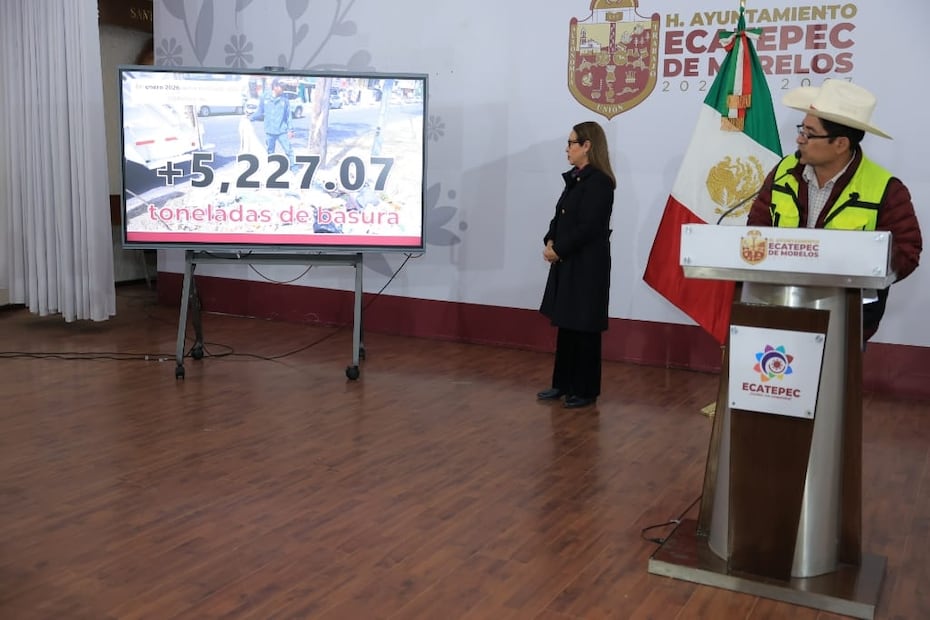 La alcaldesa Azucena Cisneros dio el banderazo al "Operativo Tormenta 2026", advirtiendo que "la basura mata", por lo que la limpieza de barrancas y drenajes será prioridad absoluta. Foto Especial