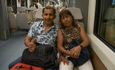 "Más rápido y gratis": Adultos mayores estrenan el Tren Felipe Ángeles y prefieren el AIFA sobre el AICM