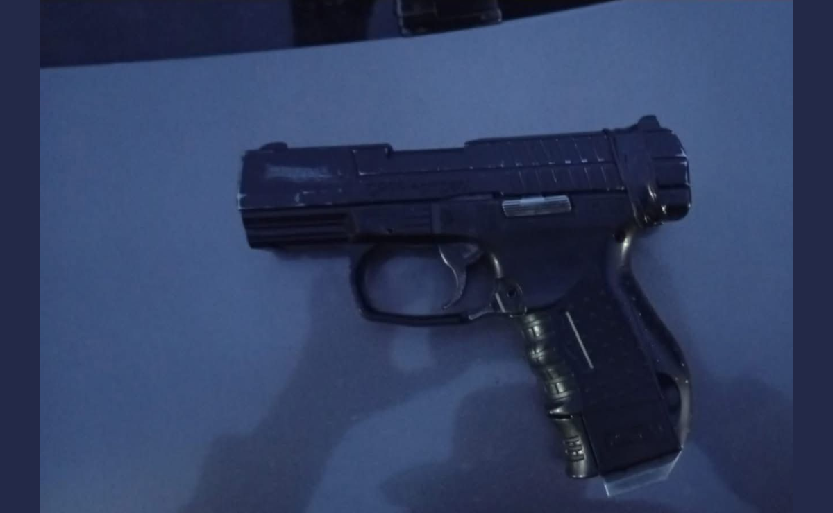 Con pistola y mota: Así cayeron los asaltantes de Oxxo en Zumpango tras un operativo policial. Foto: Especial