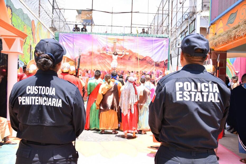 Policías estatales darán asistencia en las inmediaciones de 4 mil 651 centros religiosos, en 230 viacrucis y 112 procesiones del silencio. Foto. Especial