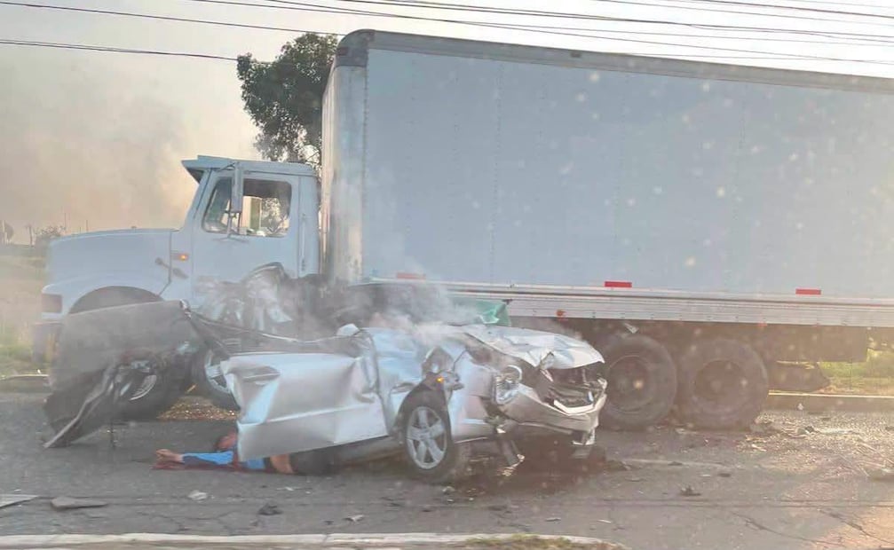 Elementos de Seguridad Pública municipal, de la Secretaría de Seguridad estatal y de la Guardia Nacional permanecen en el sitio. Foto: especial