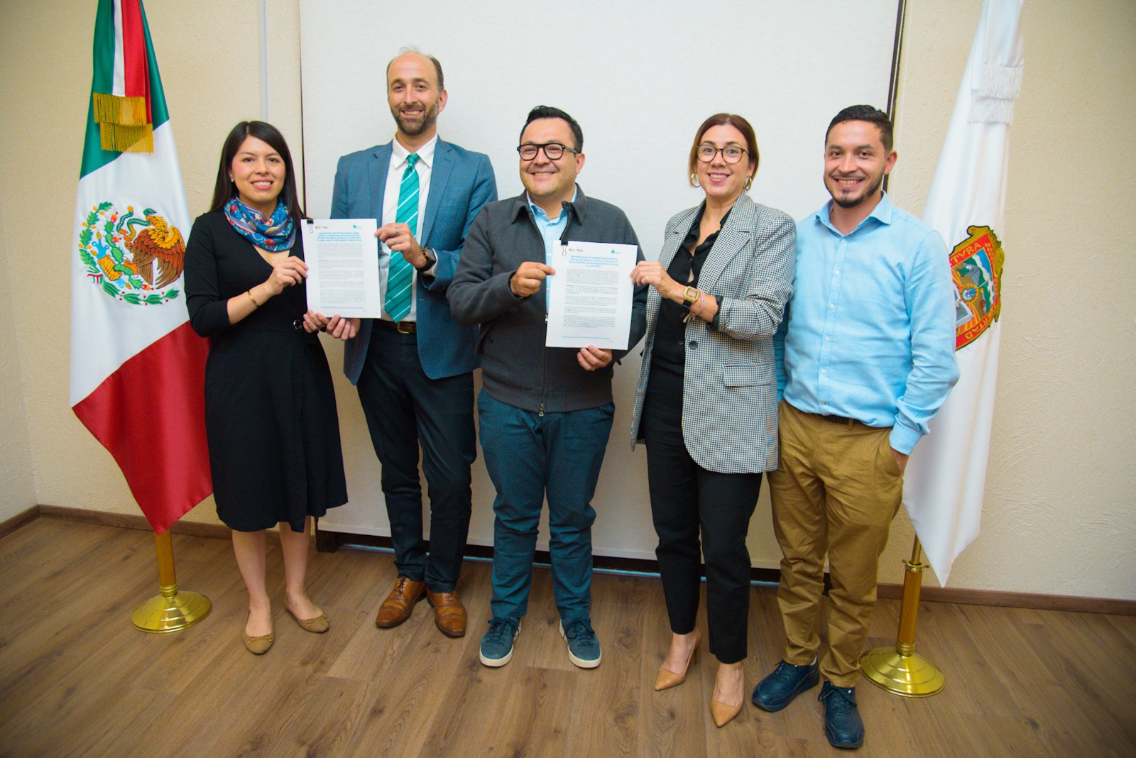 Movilidad Edomex firma acuerdo para impulsar la electromovilidad para un transporte más limpio