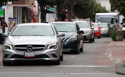 Más de la mitad de los vehículos en Edomex incumplen verificación 