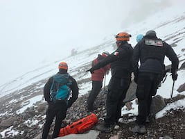 Tras 20 horas de rescate extremo, recuperan cuerpo de joven poblano en el Iztaccíhuatl